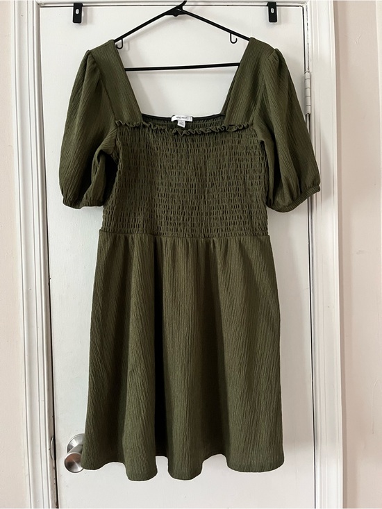 Nine West Dresses & Skirts - Nine West XL Olive Green Smocked Puff Sleeve Mini Dress